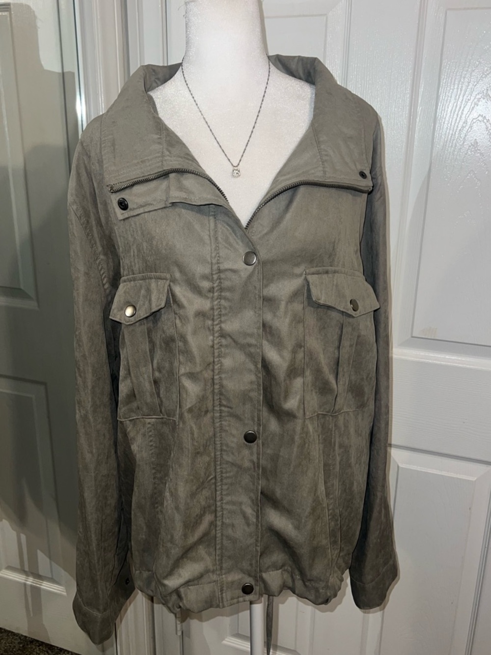 Korye Olive Lightweight Utility Jacket with Snap Pockets